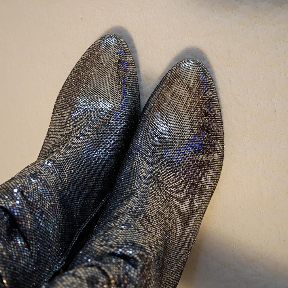 Metallic Silver Booties🩶 - Picture 4 of 9